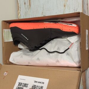 NWT Women's sneaker- size 43